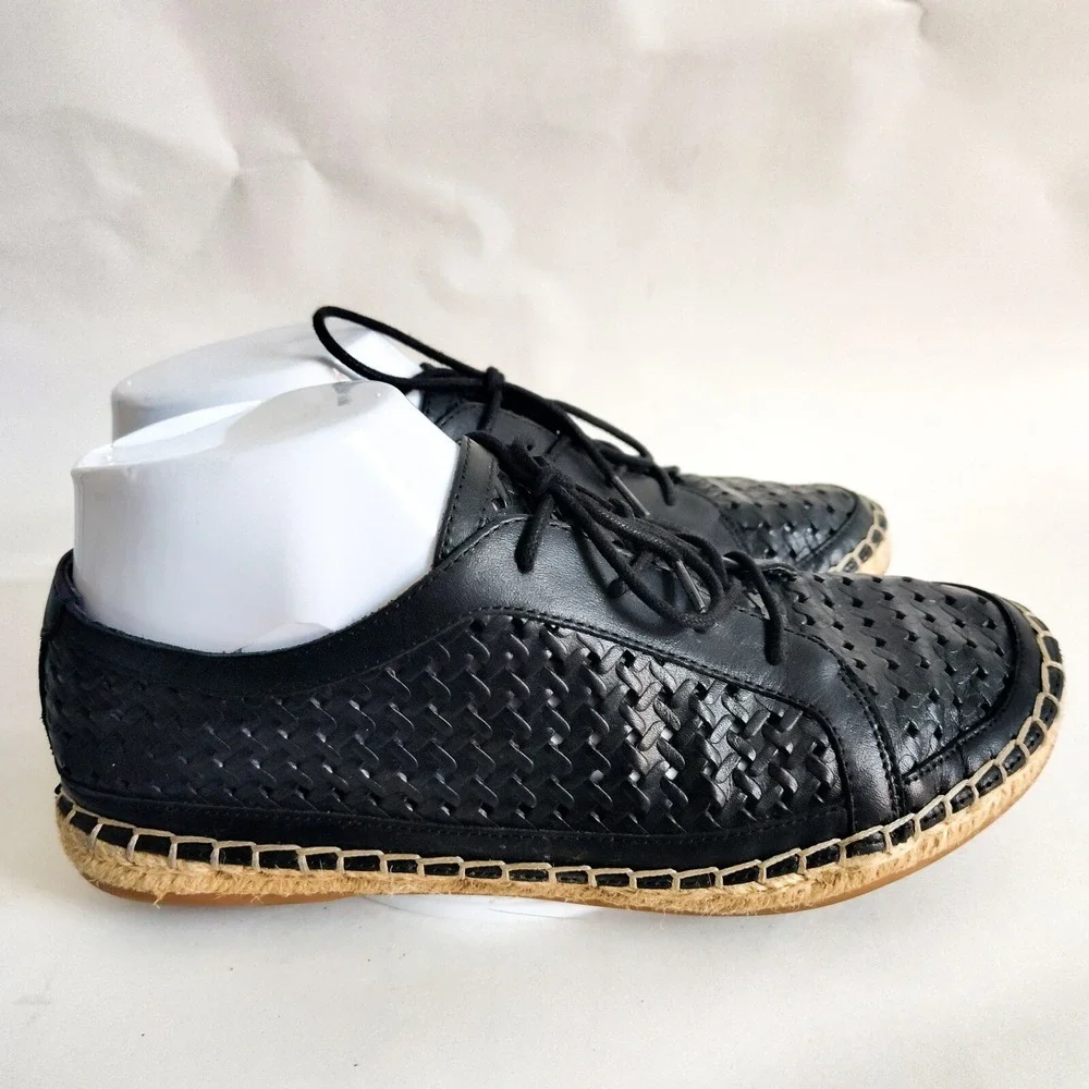 Vince Camuto Espadrilles Flats 7.5 Black Perforated Leather Laser‎ Cut Lace Up